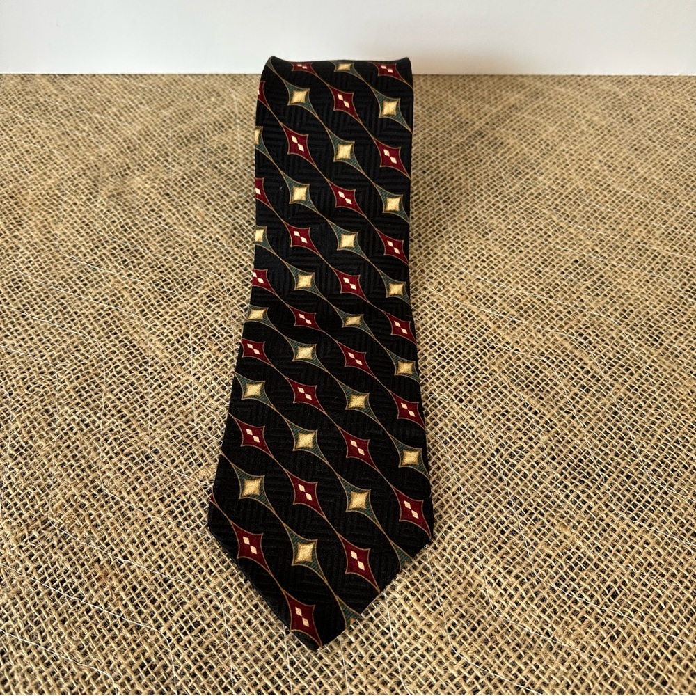 Graham & Lockwood London England 100% Imported‎ Silk Geometric Patterned Tie